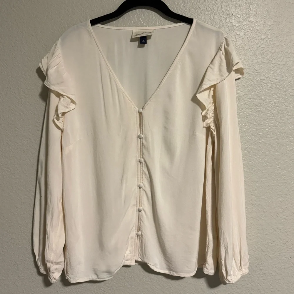 Universal Thread Ruffle Shoulder Blouse Cream - Picture 1 of 5